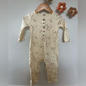 Quincy Mae 12-18 month onesie like new